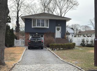 149 Summit Dr, Nesconset, NY