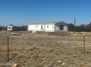 25085 Hillcrest Dr, Seligman, AZ 86337