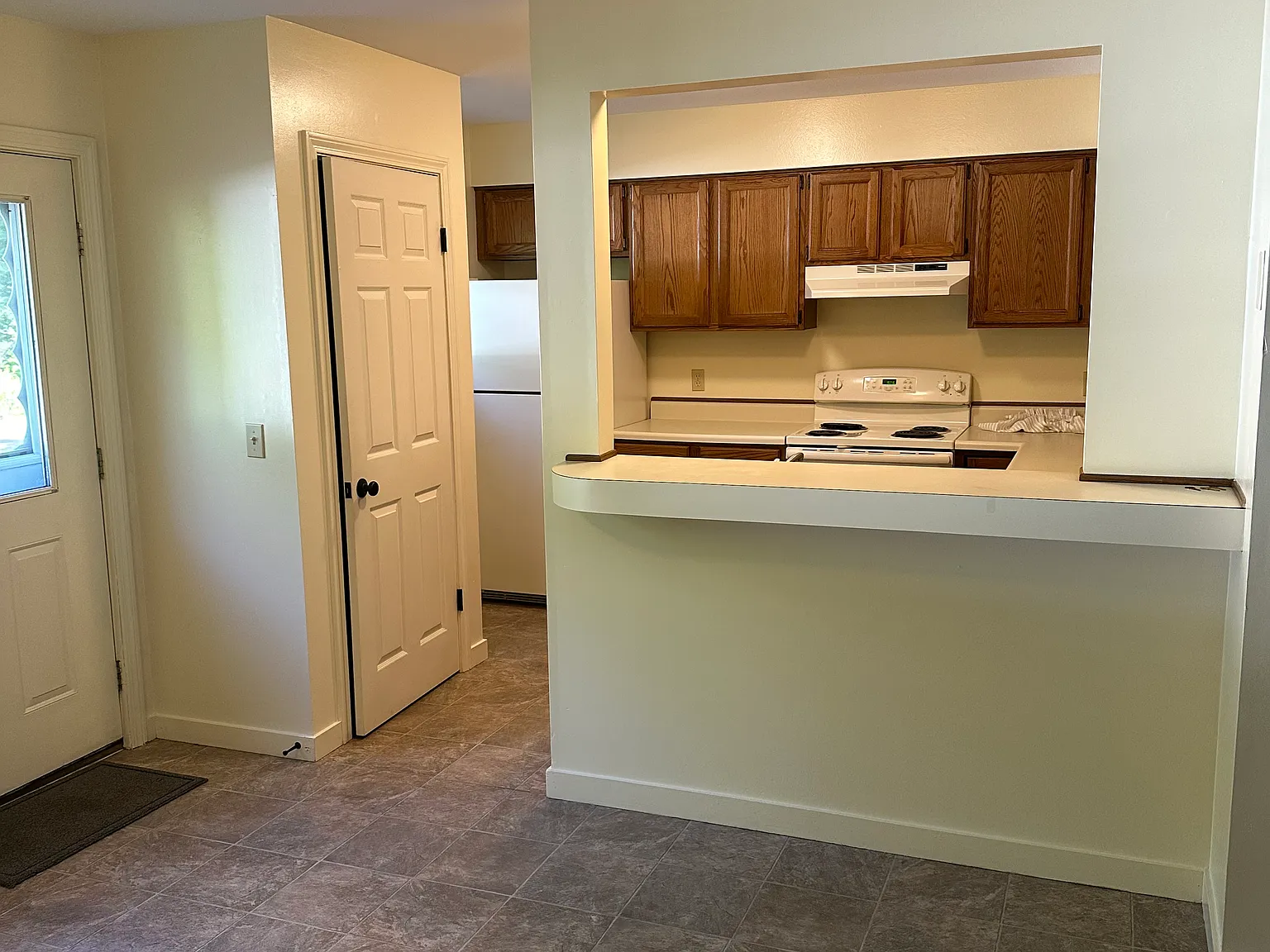 4 Circle Dr — Photo 3