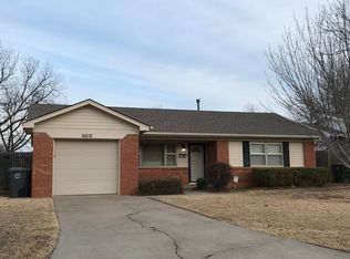 9612 Ridgeview Dr, The Village, OK 73120