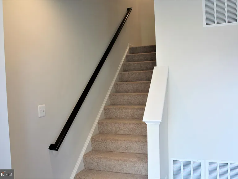 6050 Krantz Dr — Photo 8