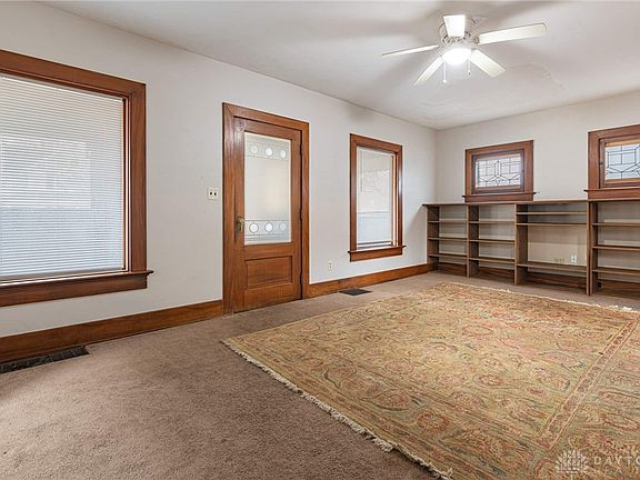 3rd image of 422 Irving Ave