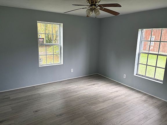 4th image of 6535 SE 221st St
