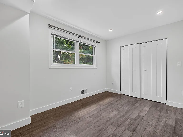 1604 Martha Ter — Photo 18