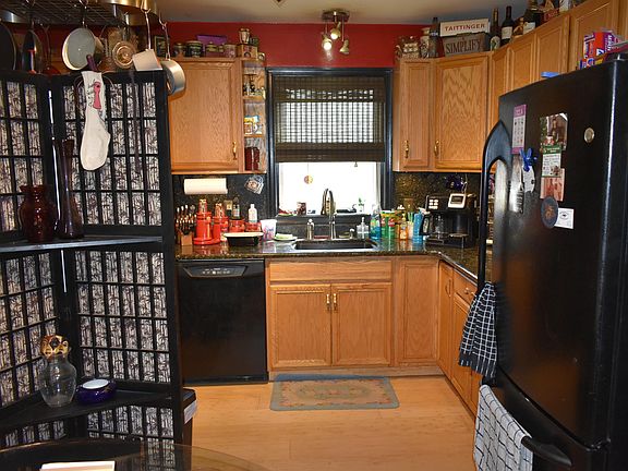 5th image of 107 Tiffany Ct