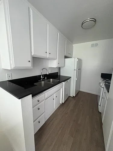 12207 Riverside Dr #105 Photo 1