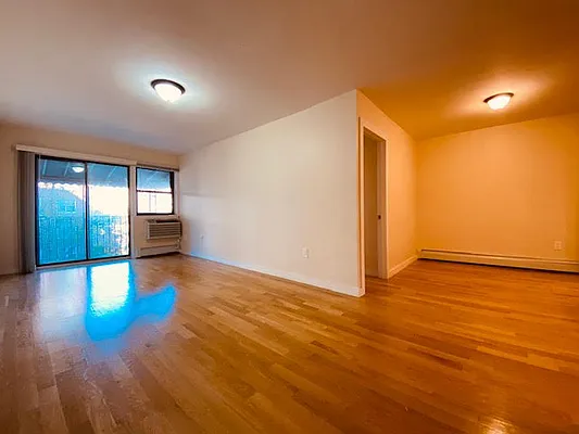 Rented by Silverstein Collection LLC  | media 3