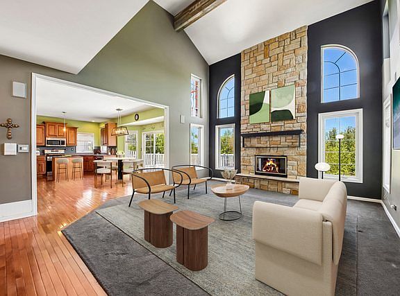 4th image of 16385 Celtic Cir