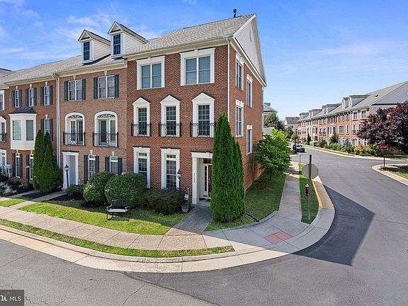 2nd image of 42469 Greenside Dr