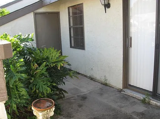 738 SW Claudia Ave — Photo 7