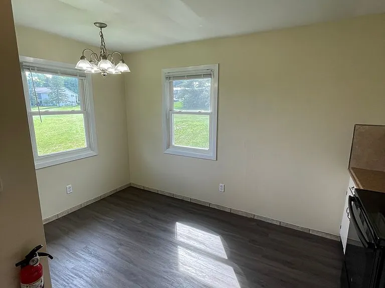 704 Torrey Ln — Photo 17