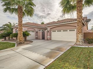 9833 Masterful Dr, Las Vegas, NV 89148