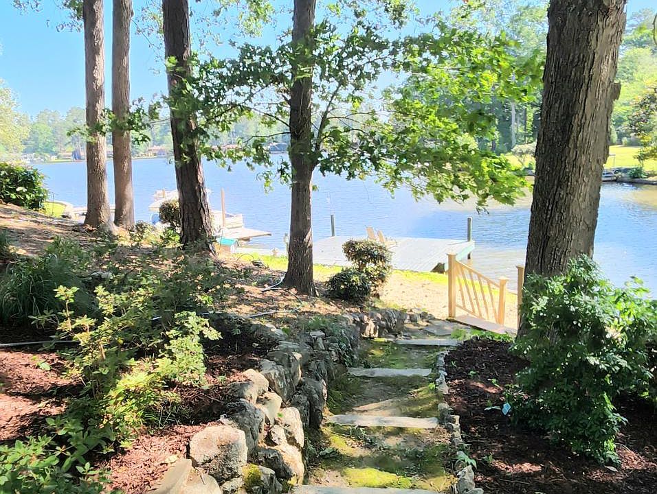 Path to lake front Basement entry