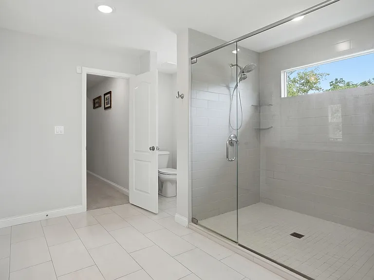 2404 Baxley Dr — Photo 21