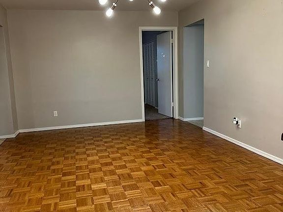 Kitchen dining space