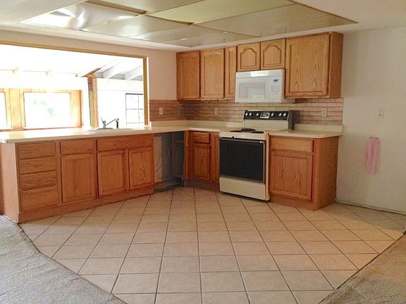 4th image of 11046 Wallbrook Dr