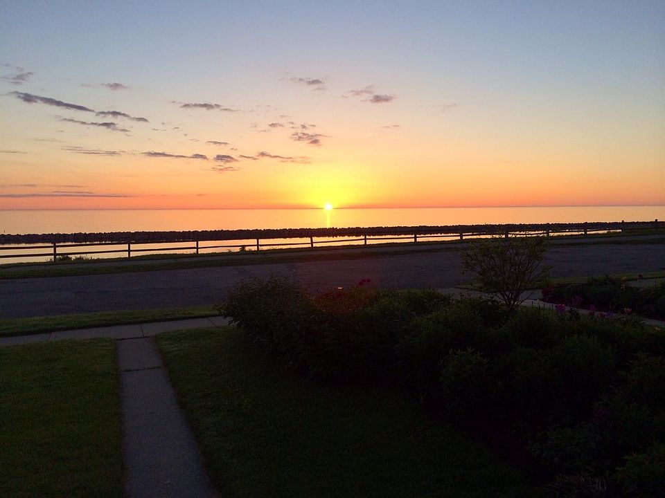 2nd image of 3033 S Shore Dr
