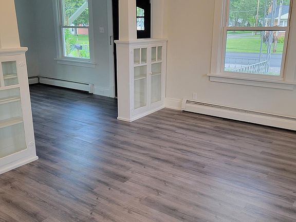 4th image of 364 Mill St
