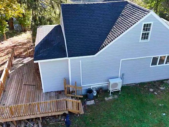 Deck to enter front of home