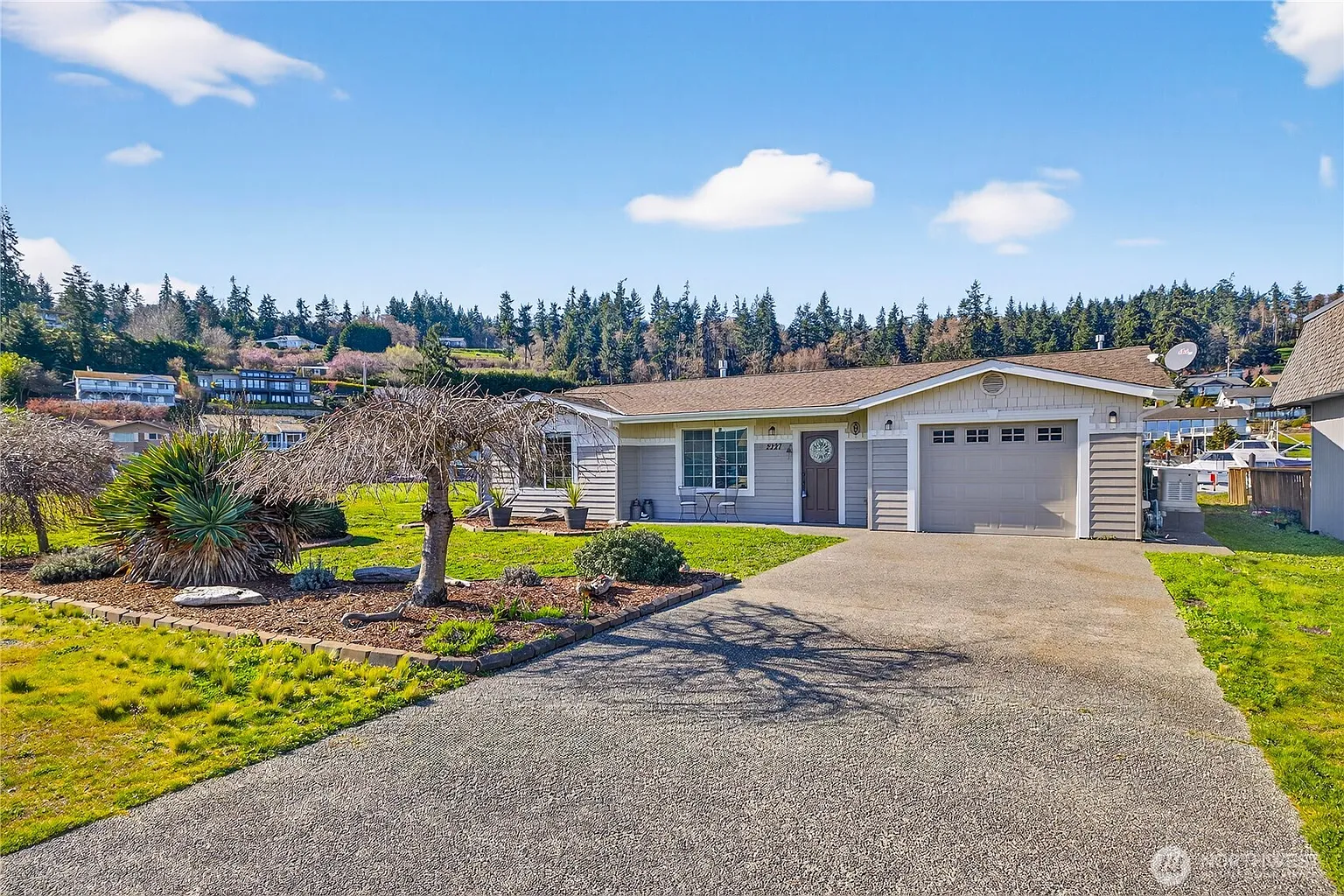 2227 Mariners Way photo 1