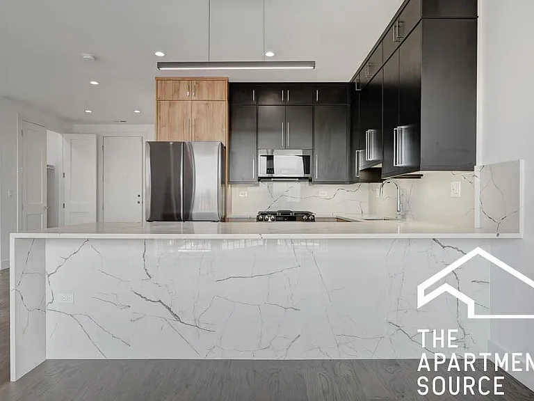 3010 W Belmont Ave #4 — Photo 8