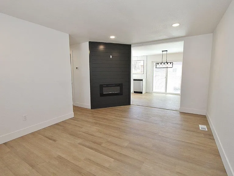 2840 N Arthur St — Photo 3