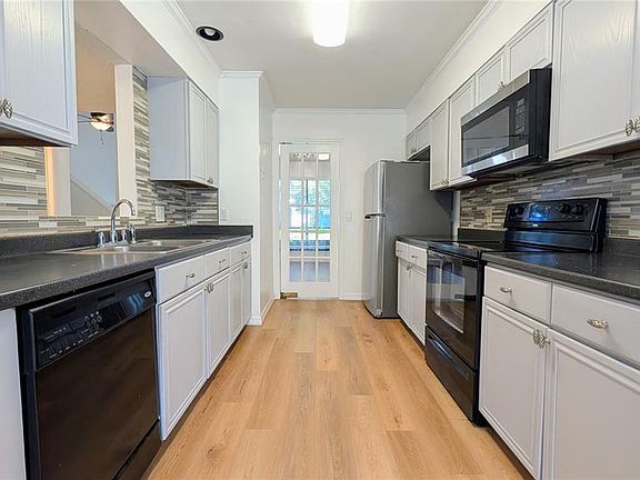 4th image of 4424 DUNWOODY PLACE #13