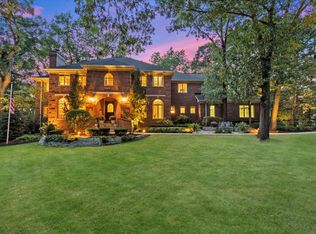 46 Woodview Ln, Lemont, IL 60439