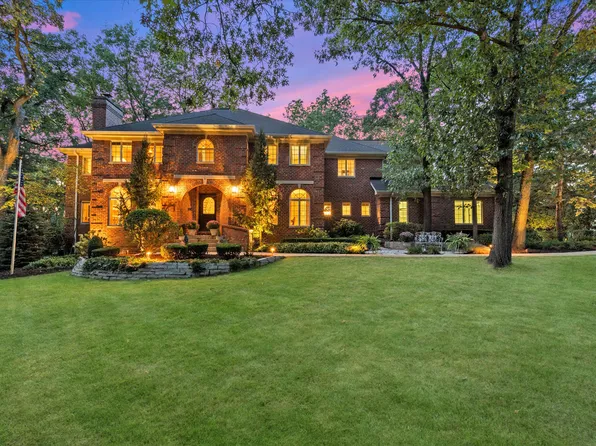 46 Woodview Ln, Lemont, IL 60439