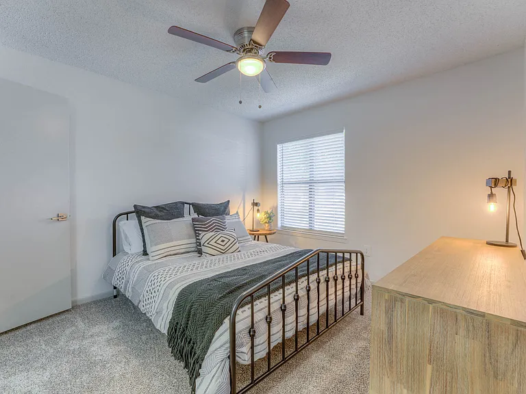 Brightwaters Apartments — Photo 7