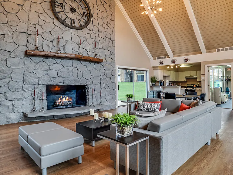 Clubhouse Lobby