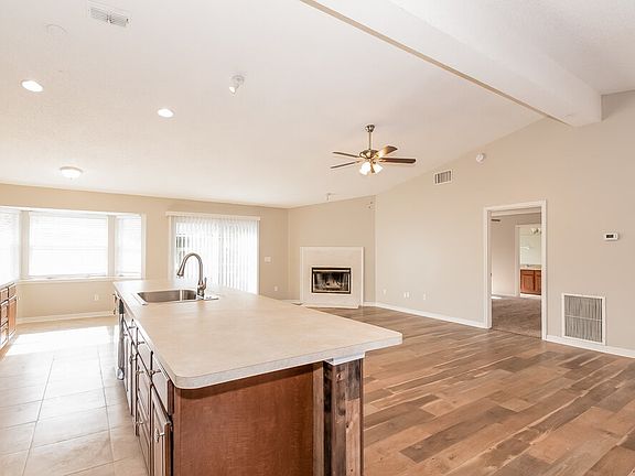 2nd image of 8448 Pikes Peak Dr N