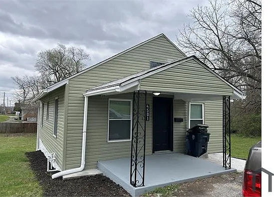 2 bed, 950 sqft, $1,200 — Photo 1