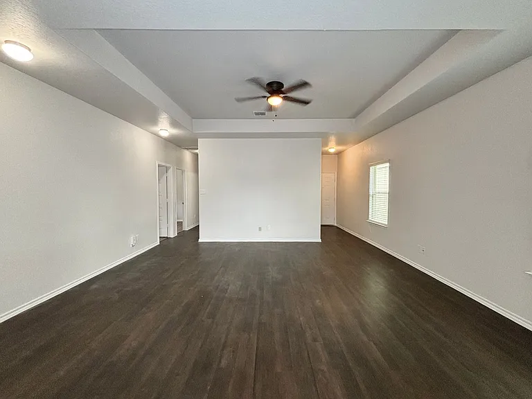 7211 Barrel Stage — Photo 2
