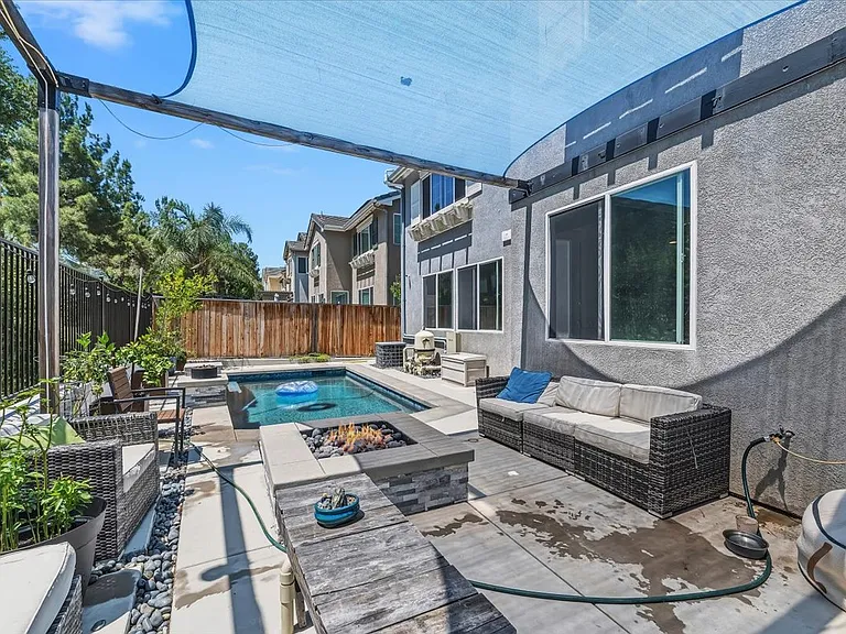 45308 Escalon St — Photo 34