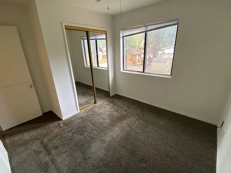 982 Woodland Dr #B — Photo 5