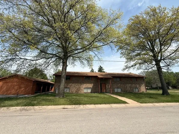 1504 N Washington Ave, Wellington, KS 67152