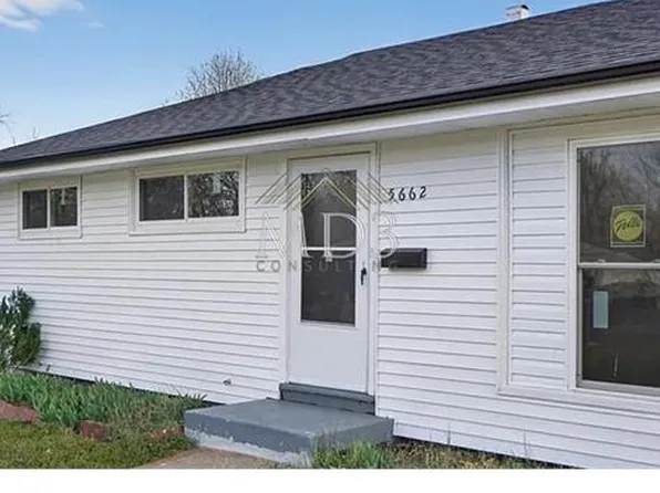 5662 Parchester Dr, Saint Louis, MO 63121