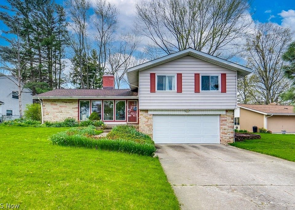 1st image of 35 Greenbriar Dr