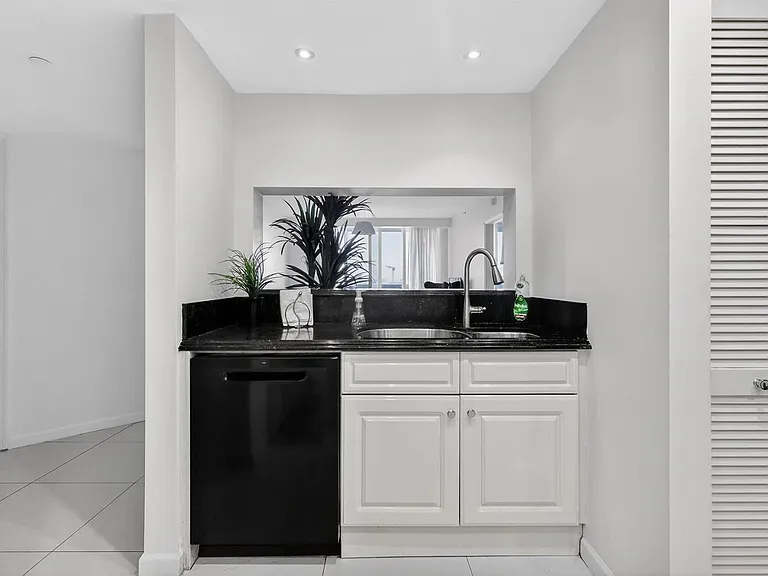 9595 Collins Ave #N-8F — Photo 22