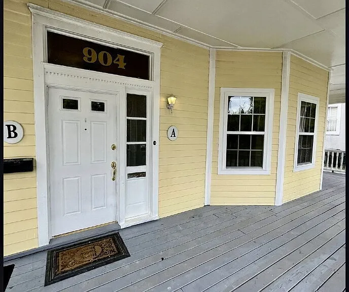 904 E Duffy St #A — Photo 3