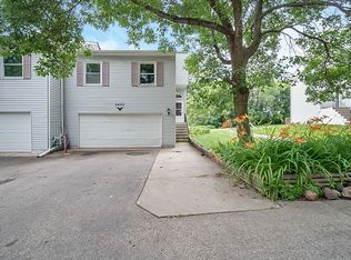 5450 Egan Dr, Savage, MN 55378