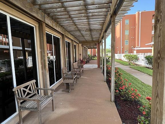 5th image of 150 Padre Blvd