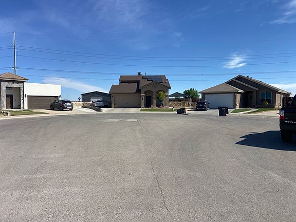 4th image of 813 Desert Moon Dr