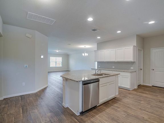 4th image of 13804 Cantarra Dr