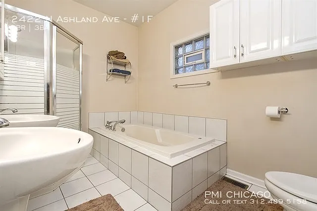 2422 N Ashland Ave #1F — Photo 5