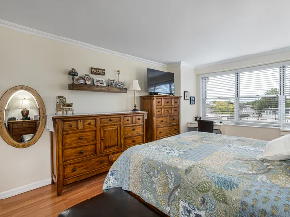 17-85 215th Street image 11 of 31