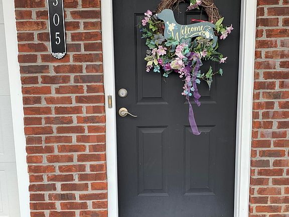 3rd image of 2121 S Greenwood Dr APT 305