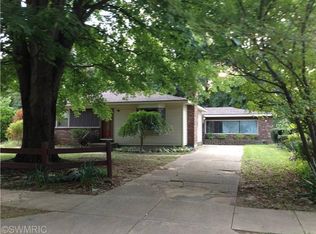 5839 Averill Ave SW, Wyoming, MI 49548