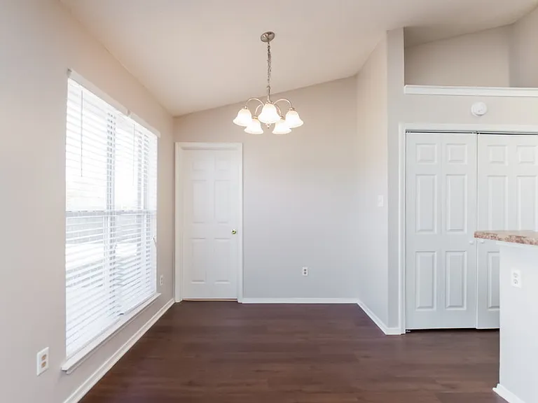 7409 Dunbarton Dr — Photo 5
